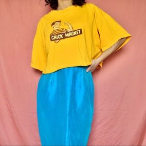 FUNNY CHICK MAGNET MUSTARD YELLOW CROP TSHIRT